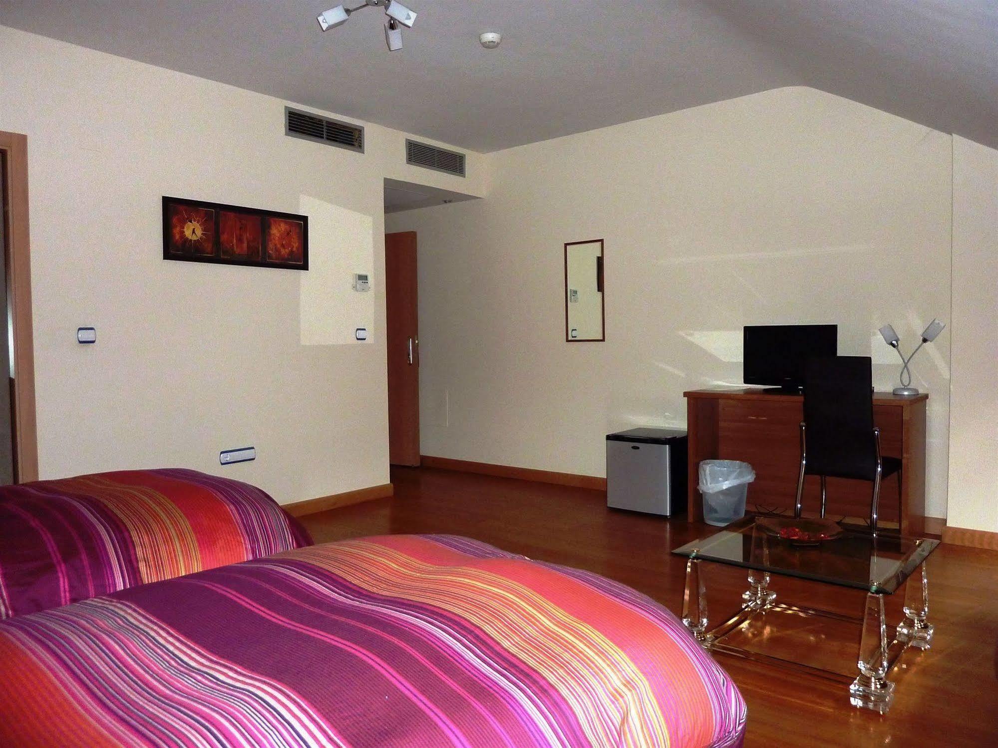 Hostal La Morada La Cistérniga Esterno foto
