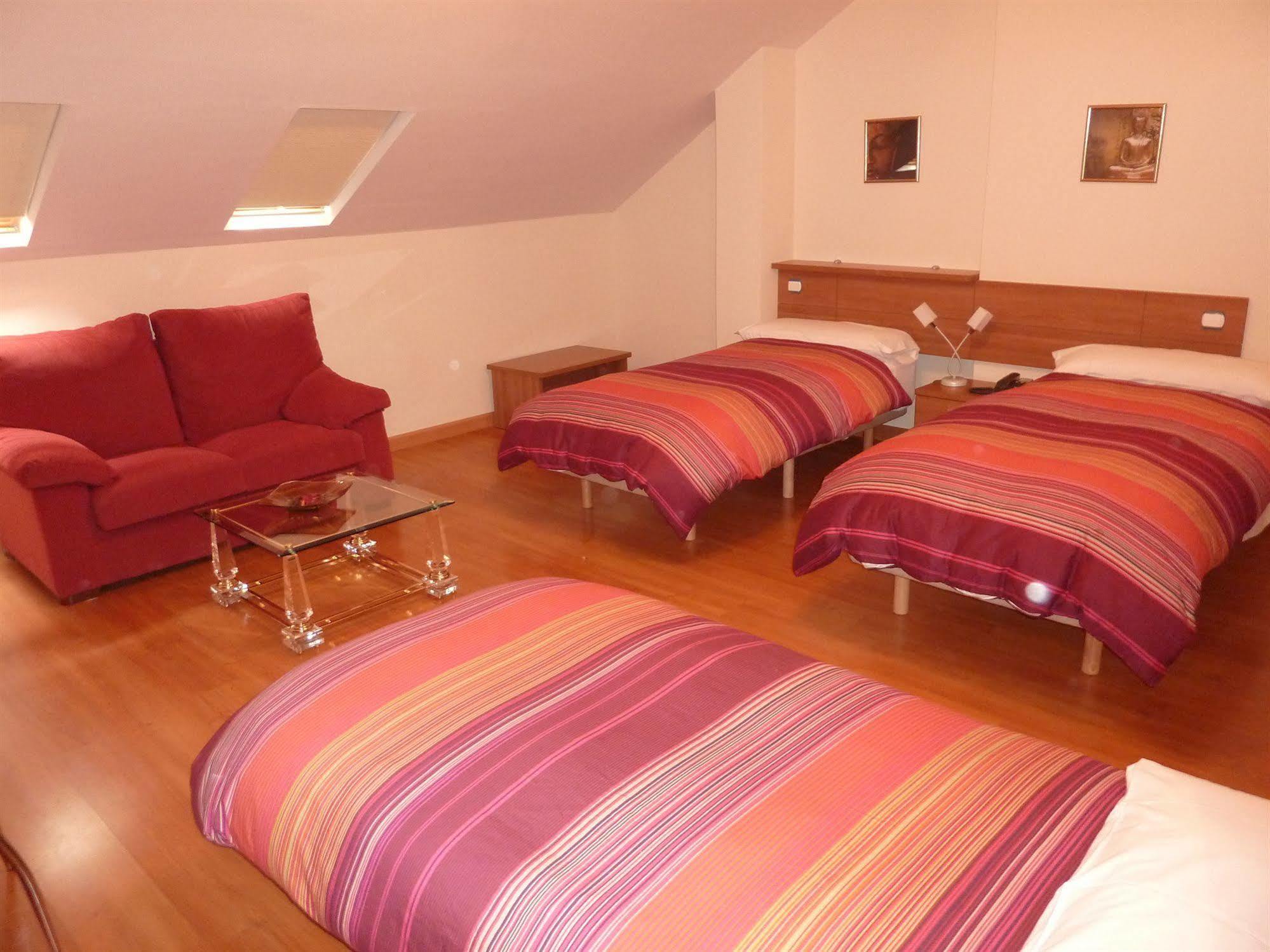 Hostal La Morada La Cistérniga Esterno foto