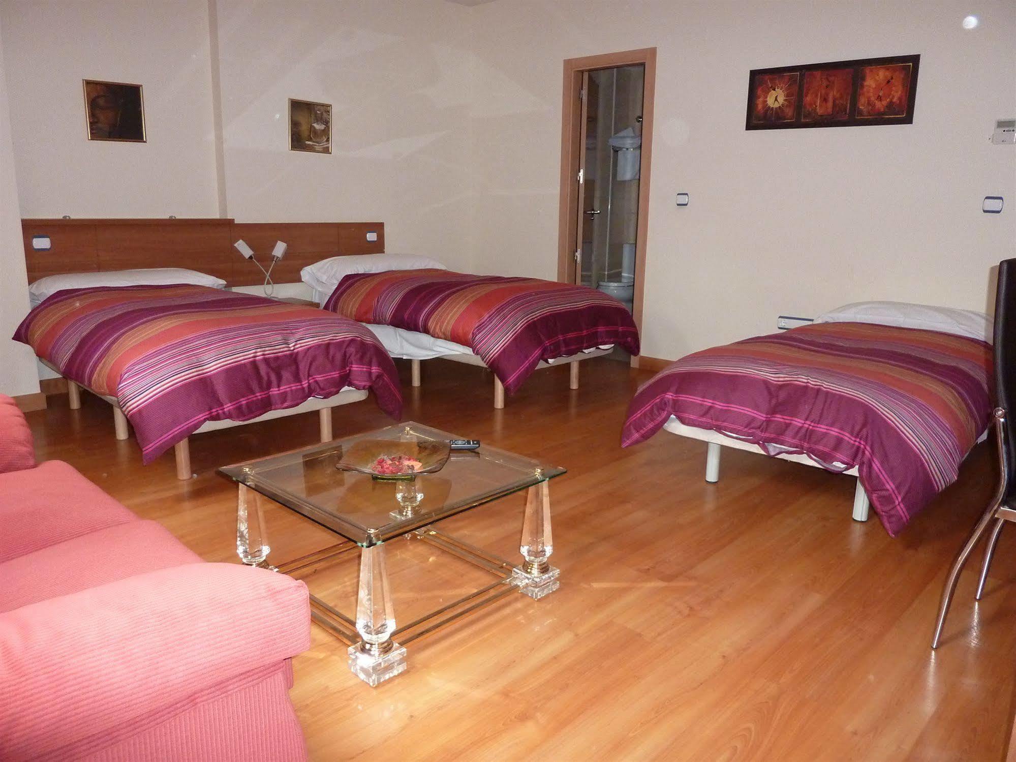 Hostal La Morada La Cistérniga Esterno foto