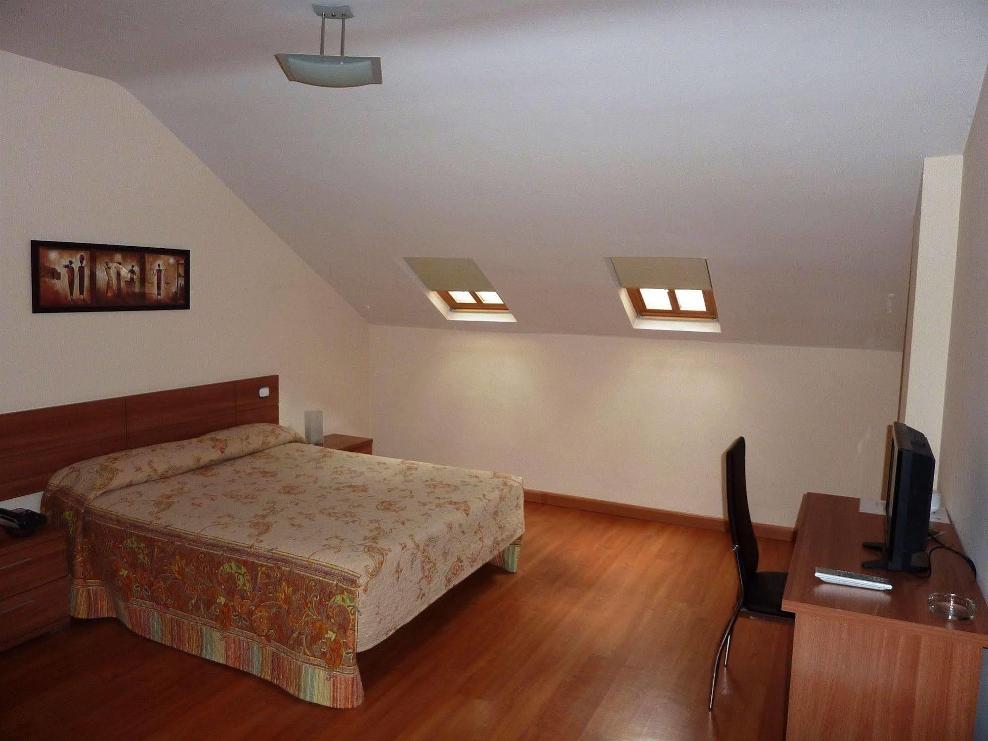 Hostal La Morada La Cistérniga Esterno foto