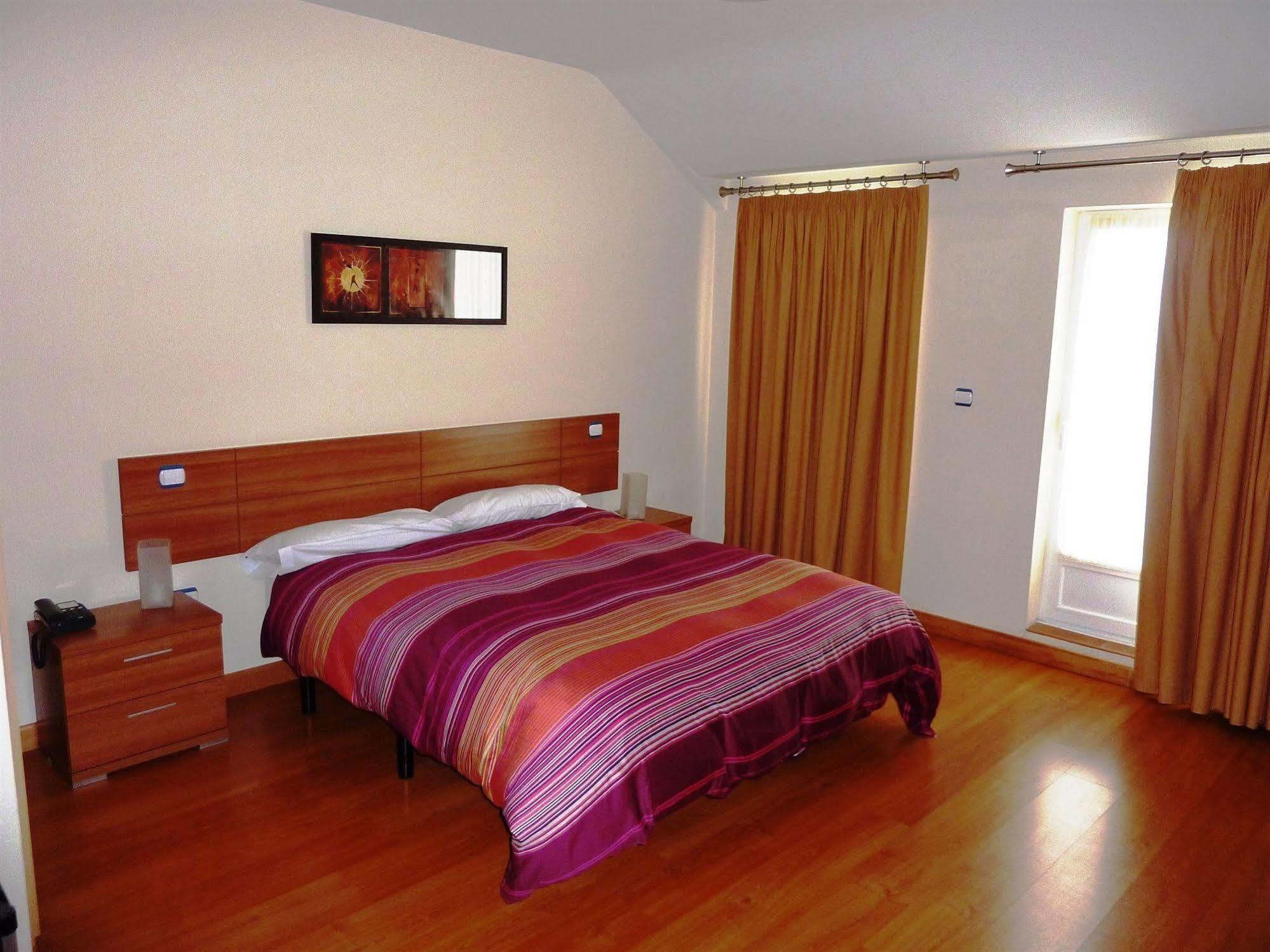 Hostal La Morada La Cistérniga Esterno foto