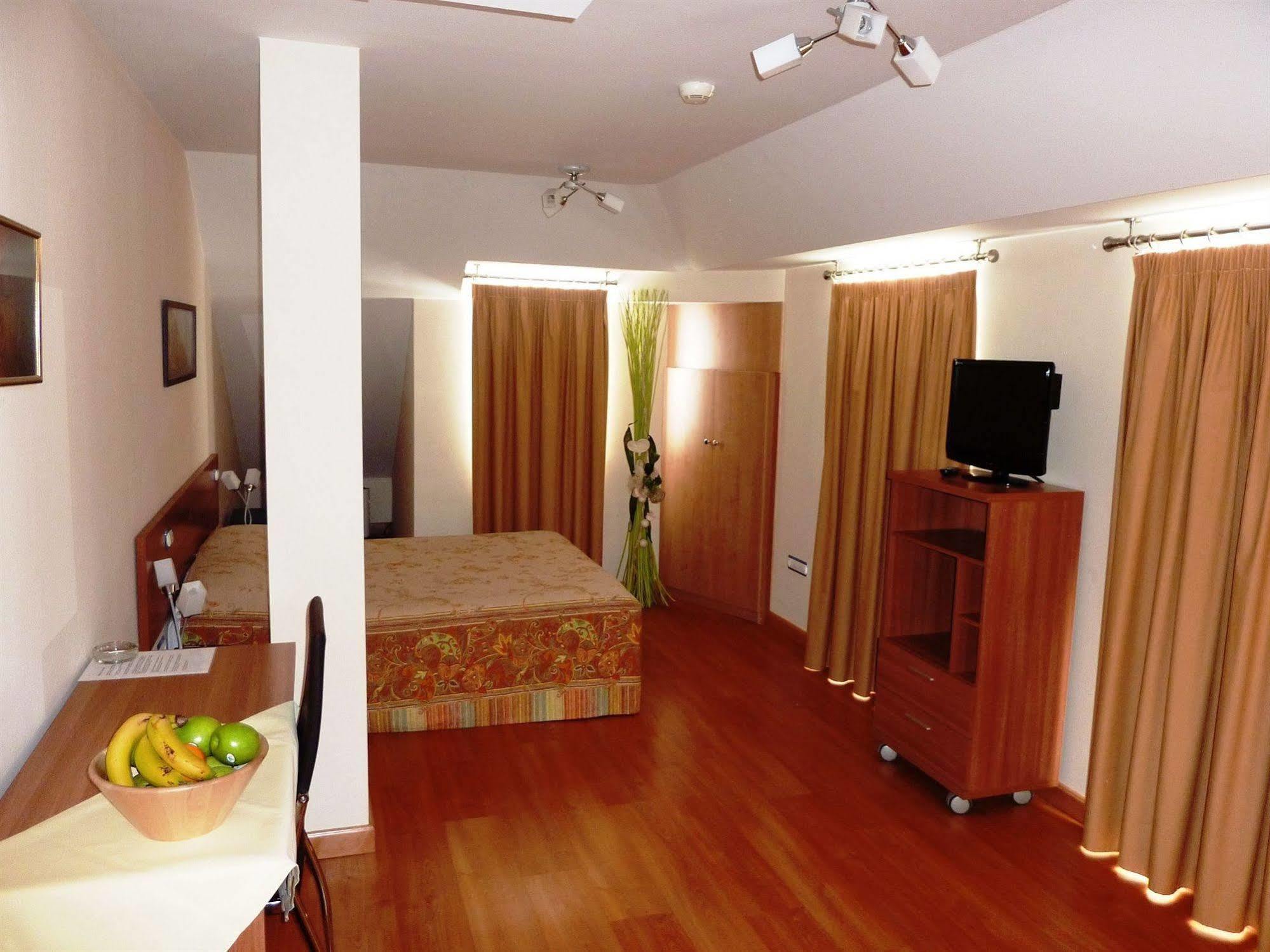 Hostal La Morada La Cistérniga Esterno foto