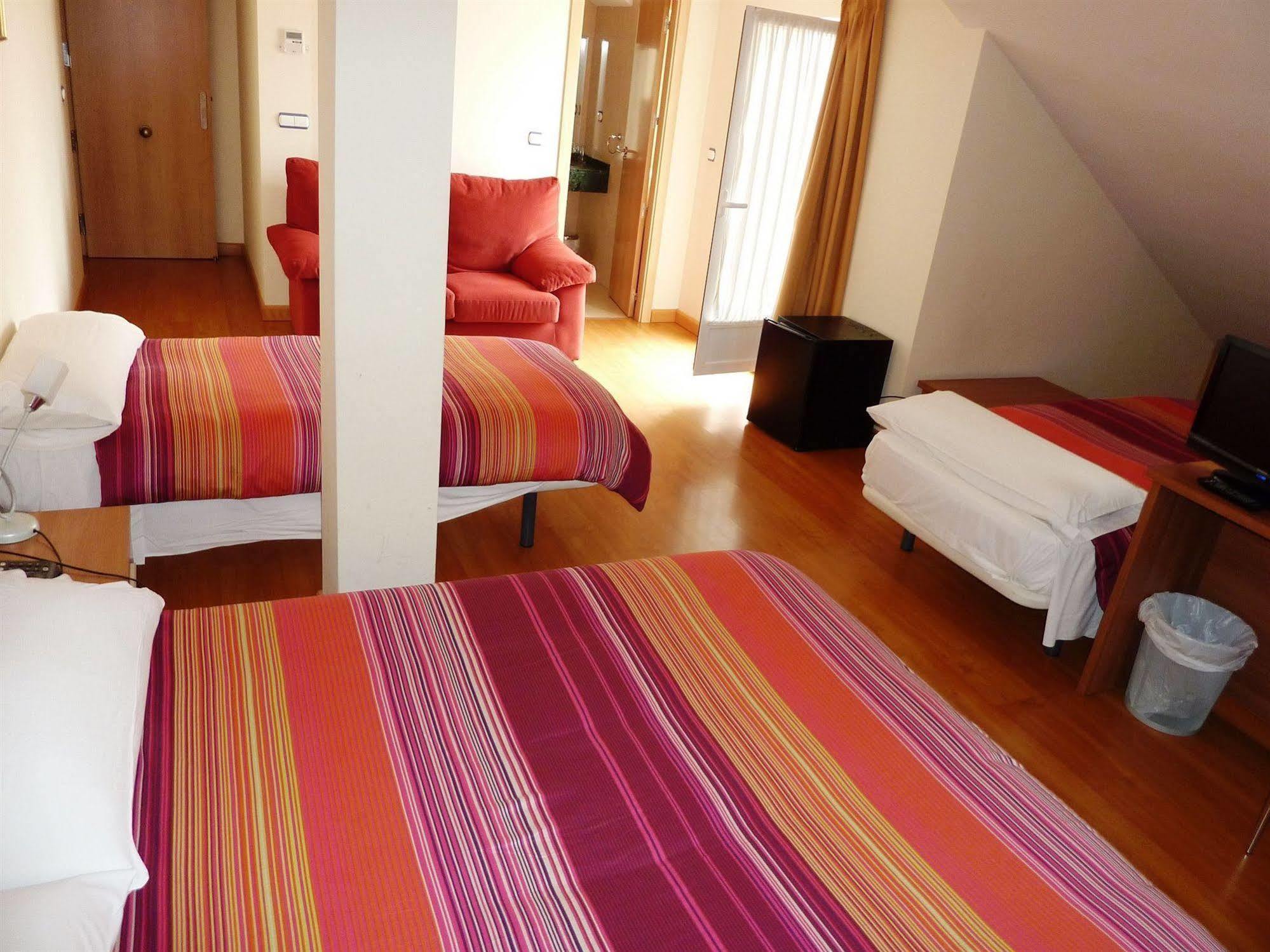 Hostal La Morada La Cistérniga Esterno foto
